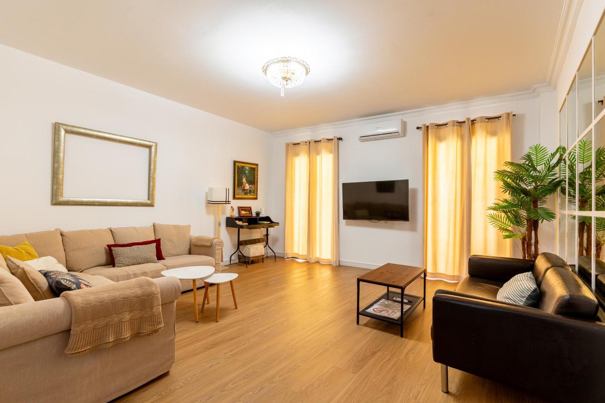 House Sevillana Parking Экстерьер фото