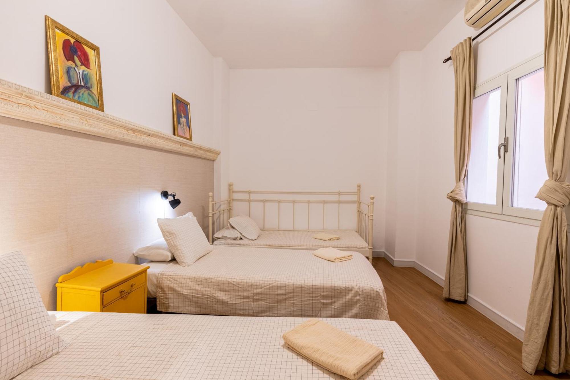 House Sevillana Parking Экстерьер фото