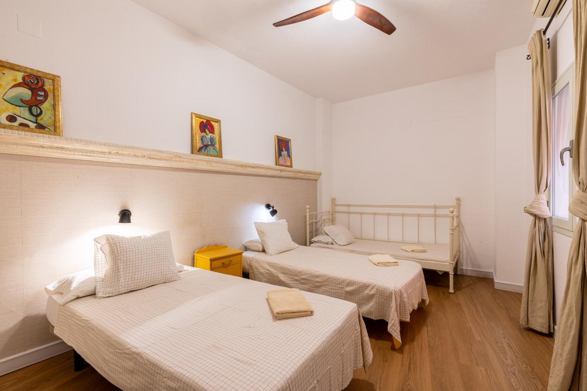 House Sevillana Parking Экстерьер фото