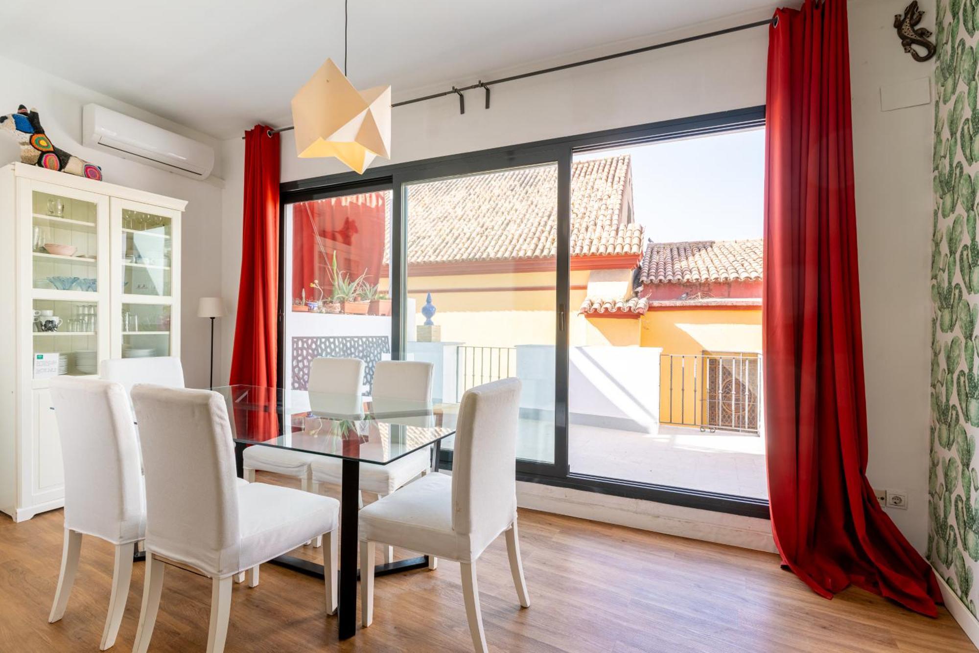 House Sevillana Parking Экстерьер фото