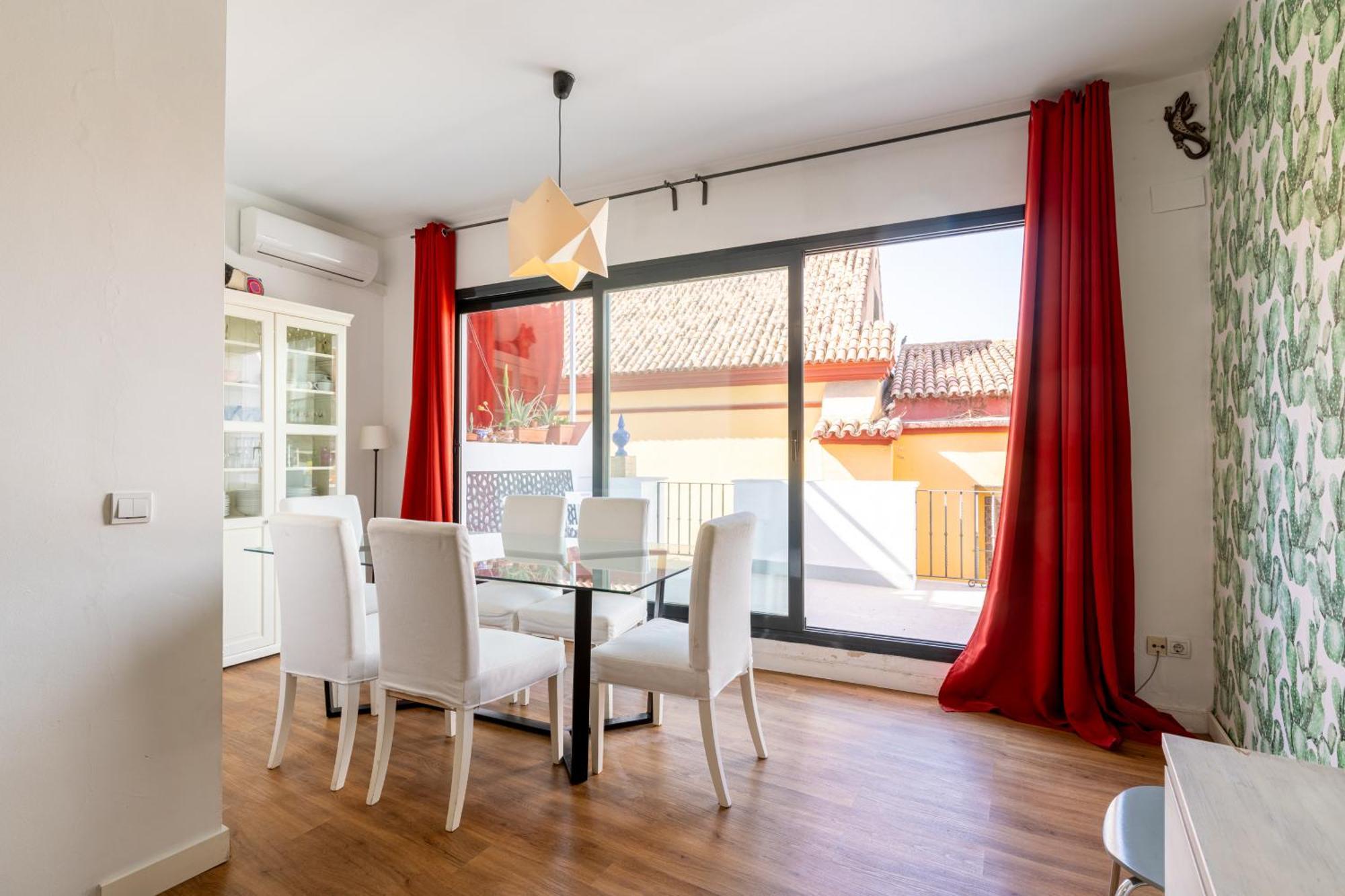 House Sevillana Parking Экстерьер фото