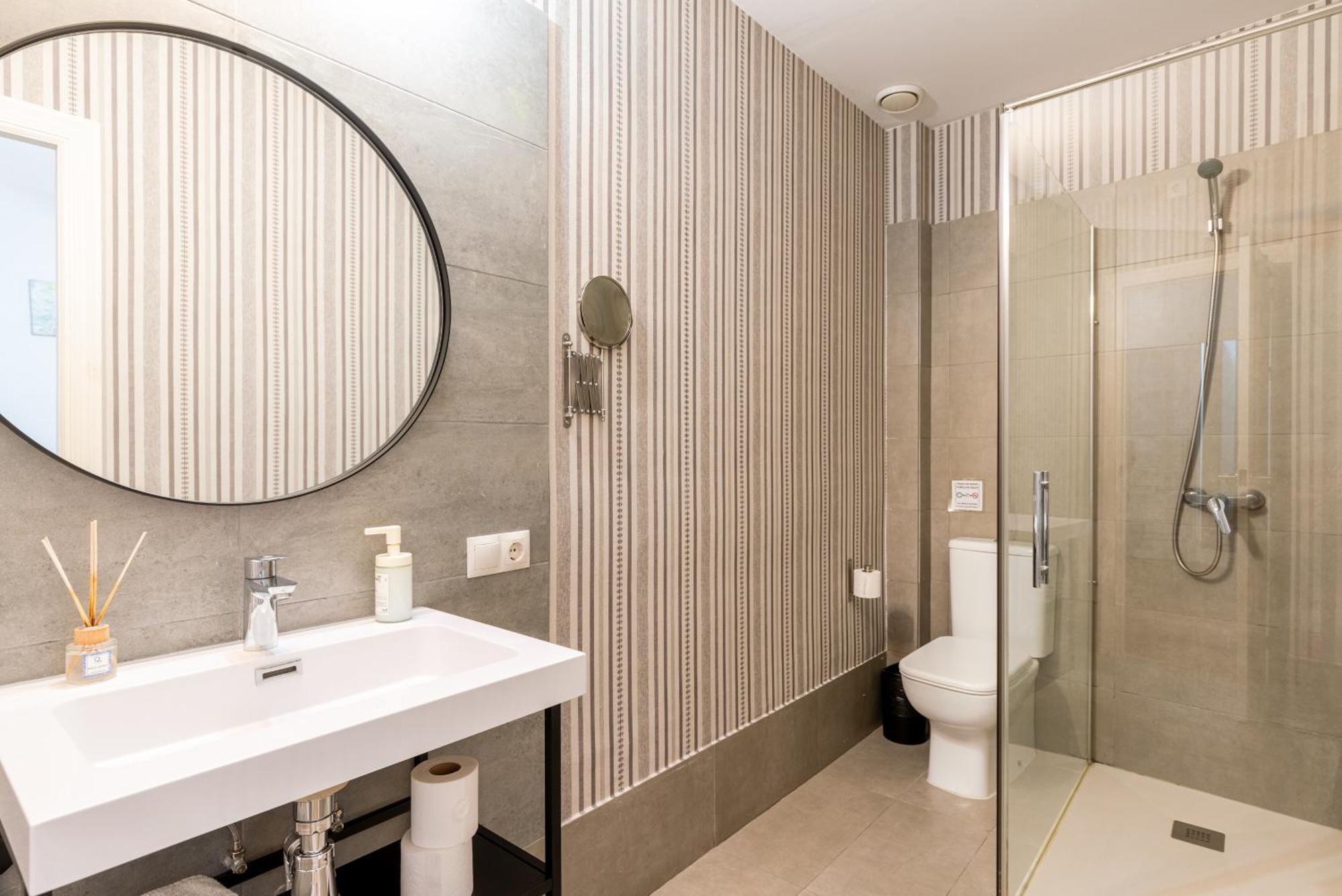House Sevillana Parking Экстерьер фото