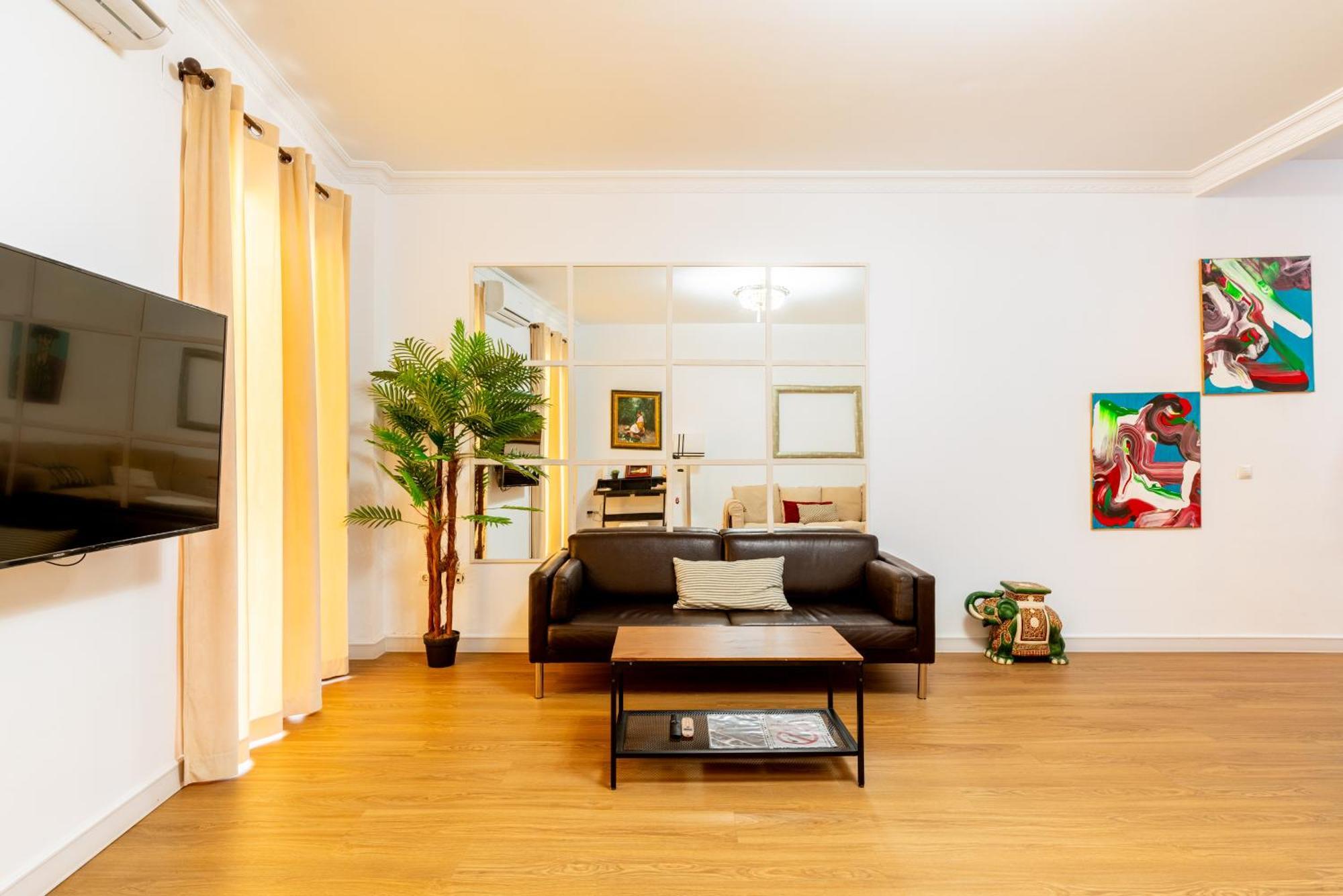 House Sevillana Parking Экстерьер фото