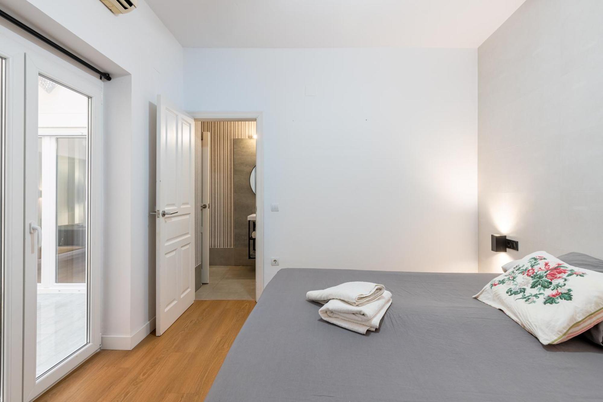 House Sevillana Parking Экстерьер фото