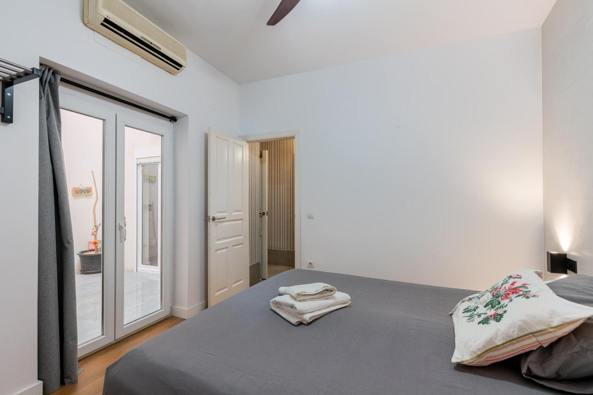 House Sevillana Parking Экстерьер фото