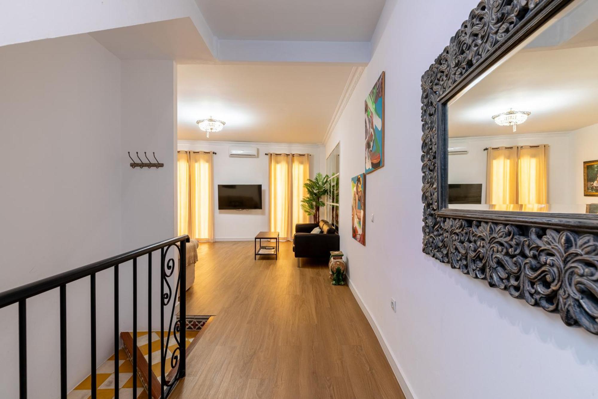 House Sevillana Parking Экстерьер фото
