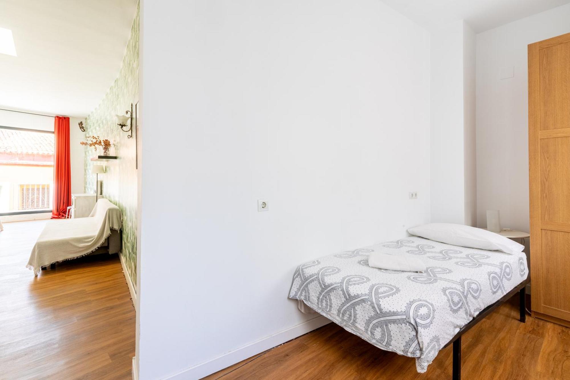 House Sevillana Parking Экстерьер фото