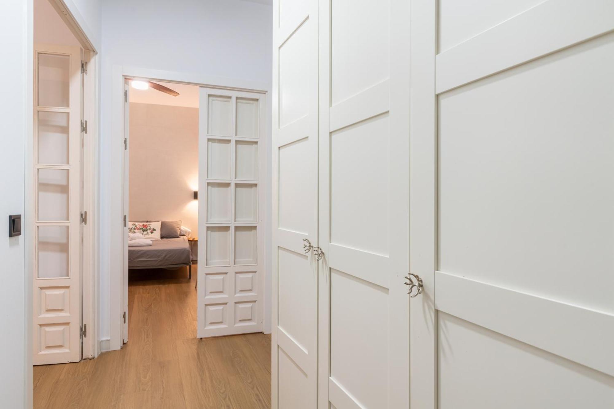 House Sevillana Parking Экстерьер фото