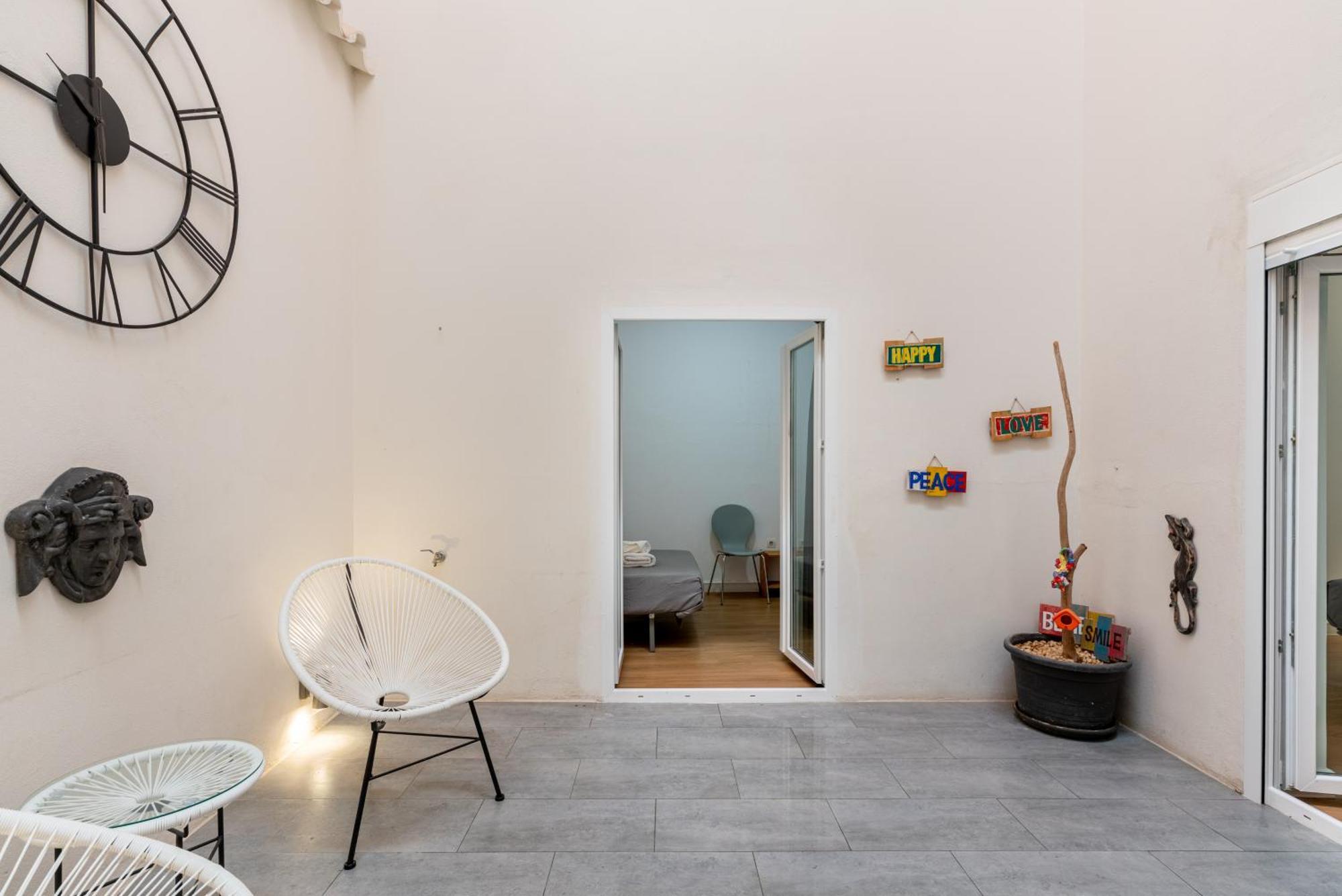 House Sevillana Parking Экстерьер фото