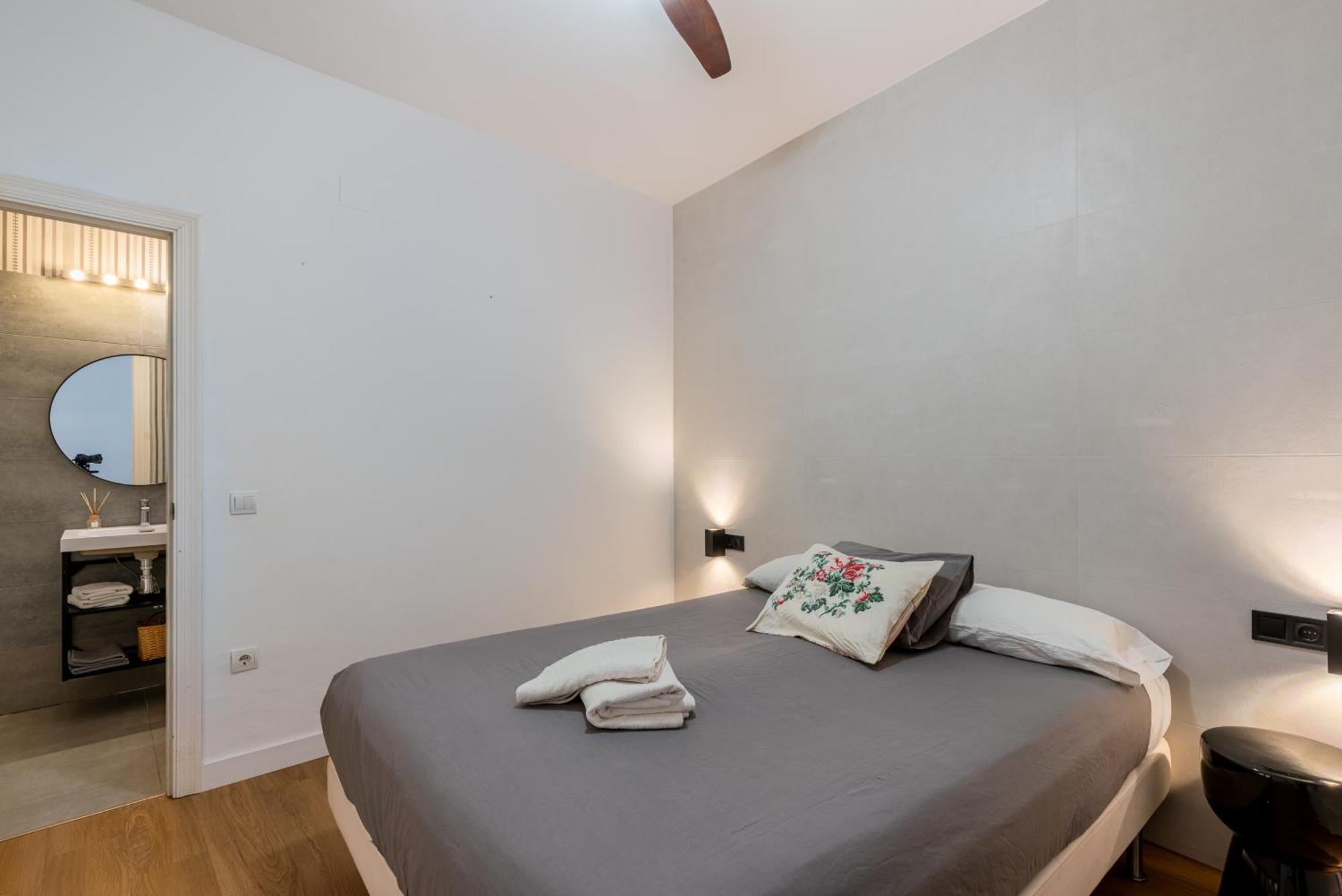 House Sevillana Parking Экстерьер фото