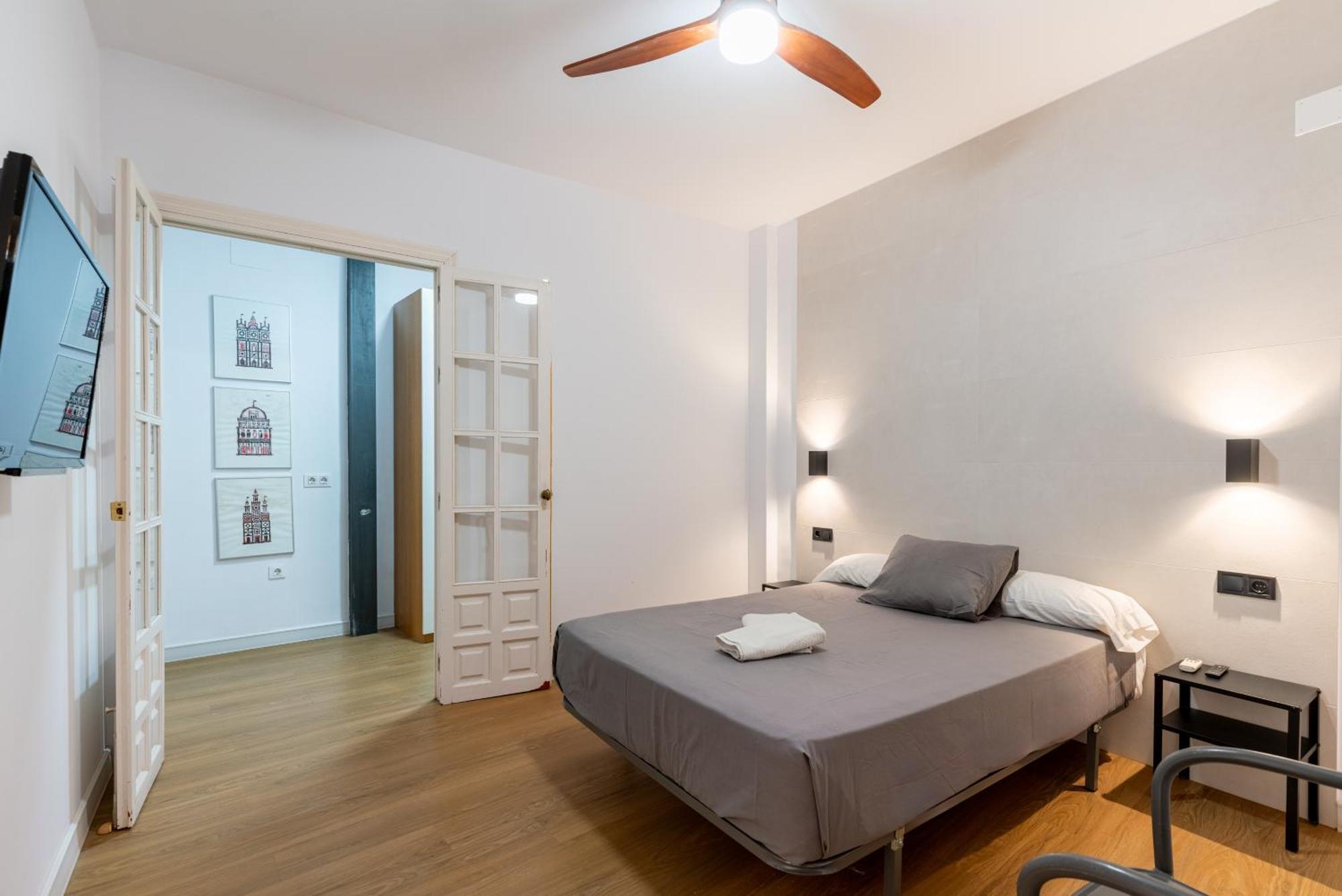 House Sevillana Parking Экстерьер фото