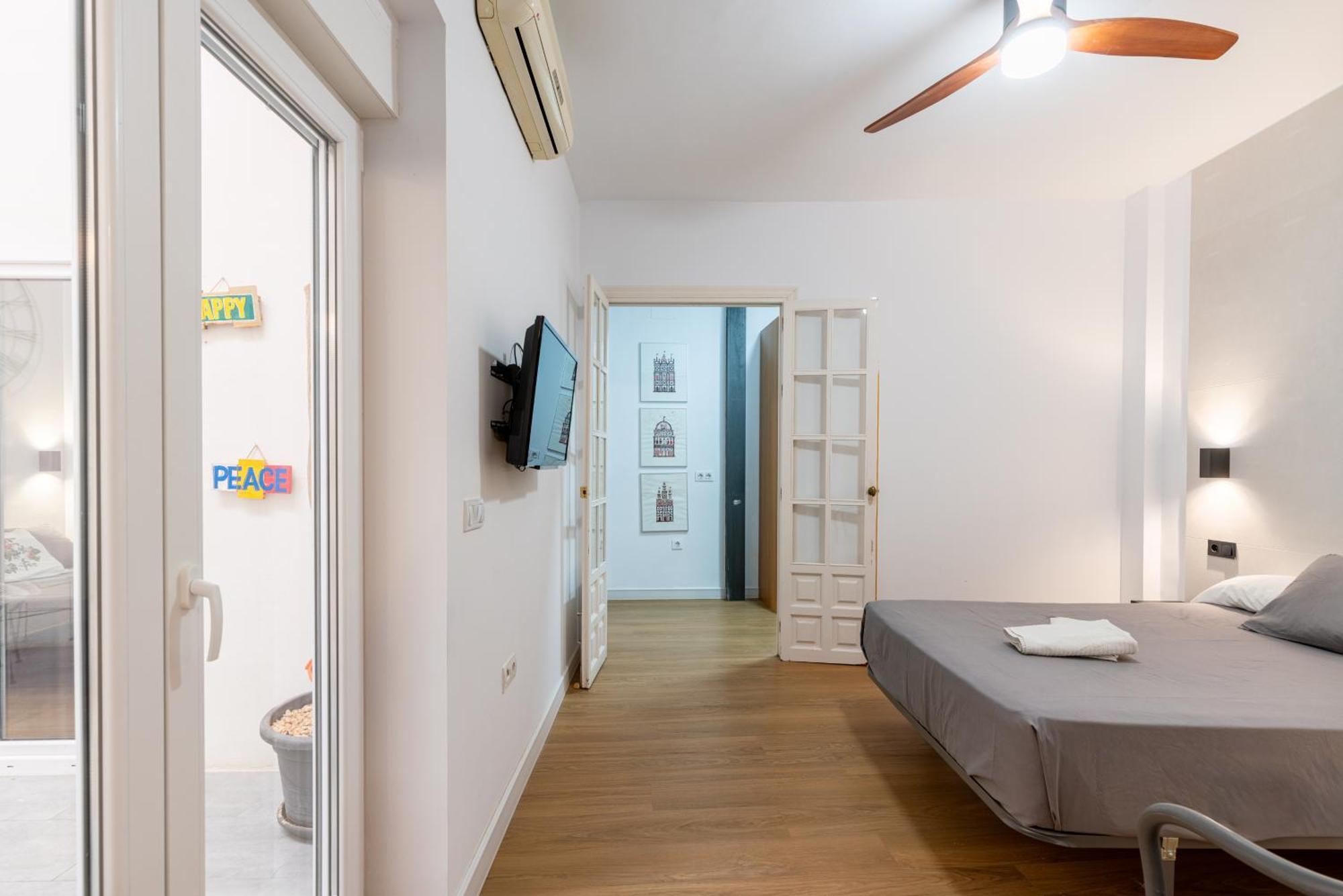 House Sevillana Parking Экстерьер фото